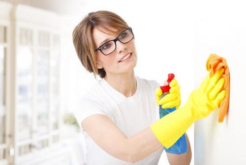 Deep mattress cleaning methods used in Ealing homes